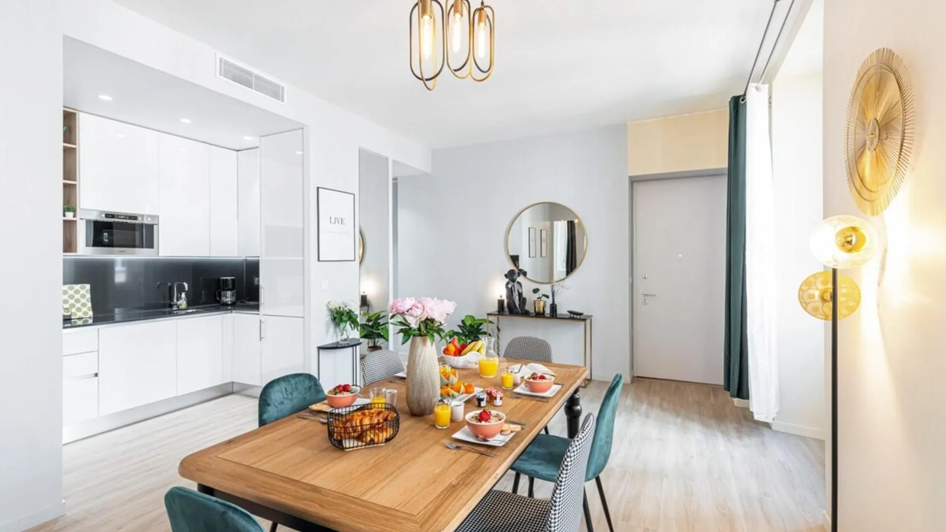 Gesu - 2 Bedroom In Old Town - Gesu Square ile iletişim